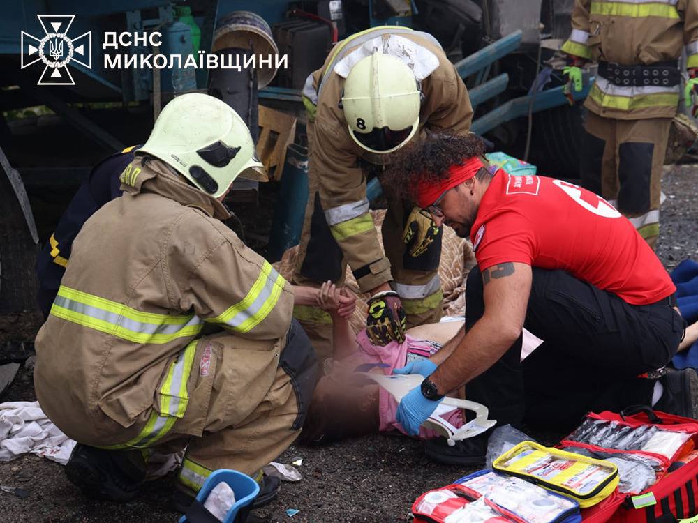 Автокатастрофа на трасі Одеса-Миколаїв: кількість жертв зросла до 12 Автокатастрофа на трассе Одесса — Николаев: количество погибших возросло до 12