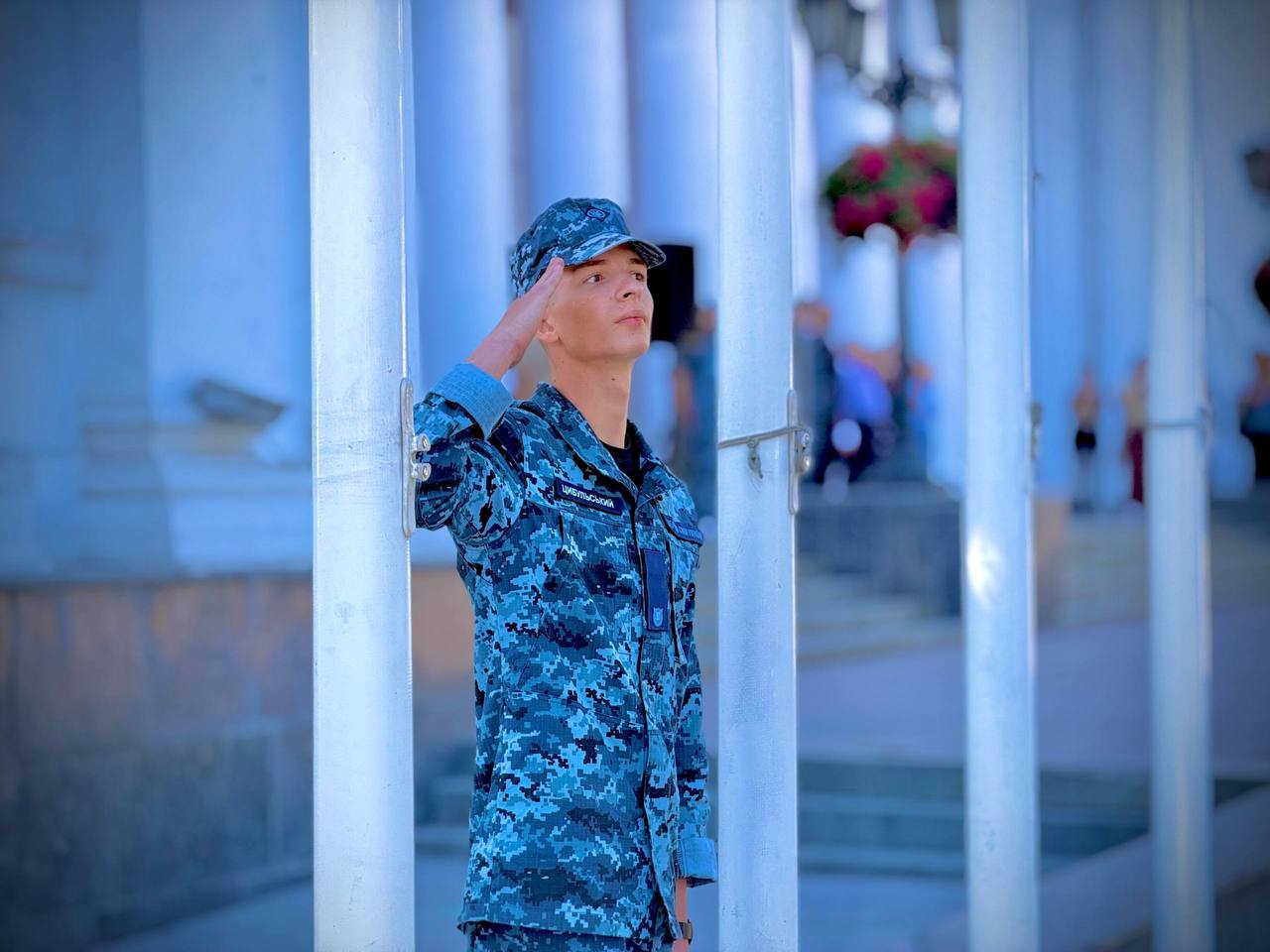 Прапор ВМС підняли на Біржовій площі в Одесі