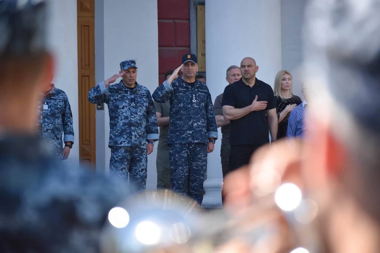 Прапор ВМС підняли на Біржовій площі в Одесі