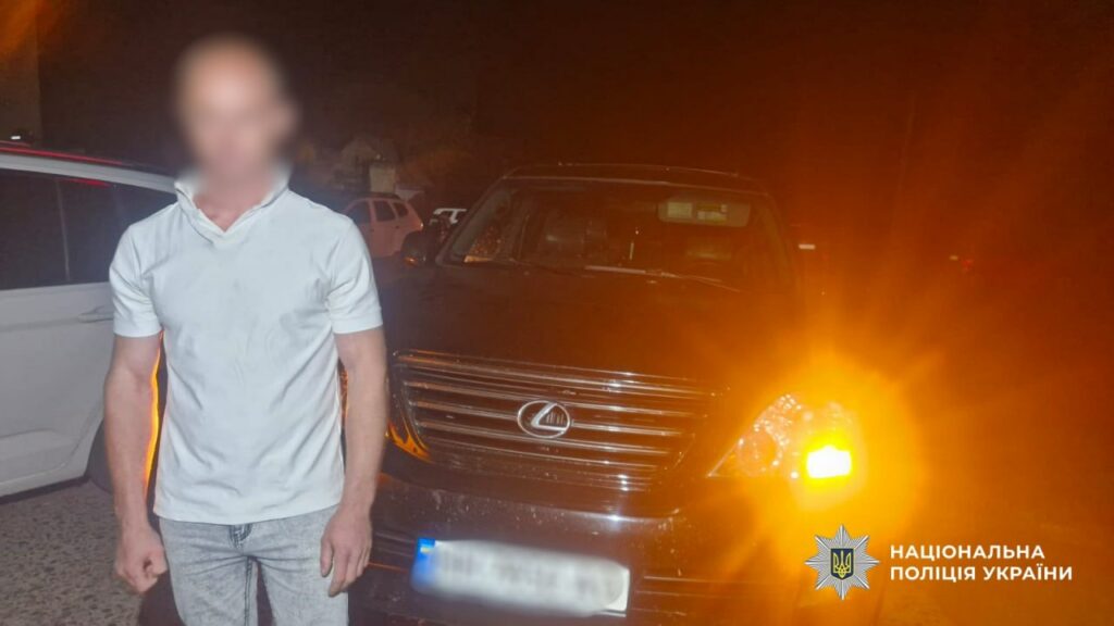 Везли до Молдови 13 чоловіків: на Одещині затримали організаторів нелегального трансферу Везли в Молдову 13 мужчин: в Одесской области задержали организаторов нелегального трансфера