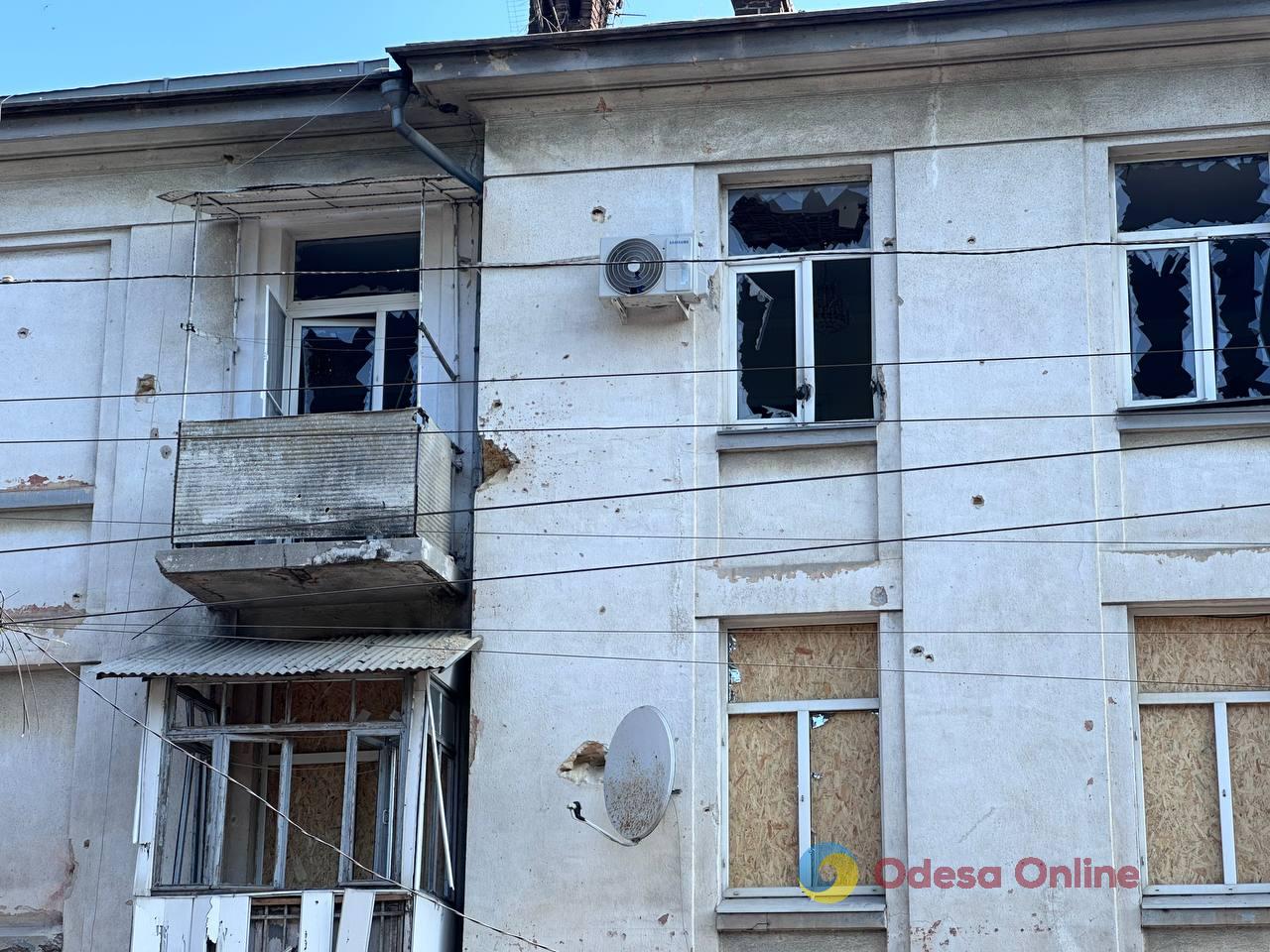 Ракетний удар по Одесі увечері 16 липня: світлини наслідків та розповіді людей Ракетний удар по Одесі увечері 16 липня: світлини наслідків та розповіді людей