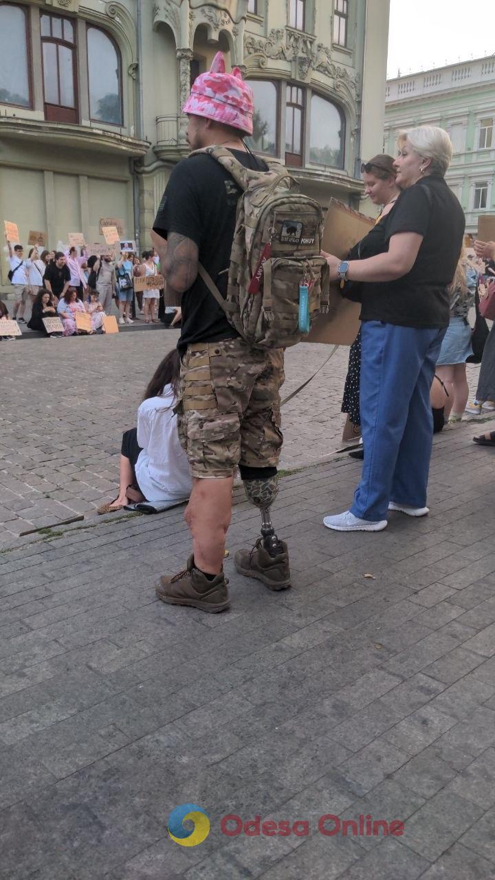 В Одесі другий день поспіль мітингували проти відставки Михайла Федорова (фото, відео) В Одесі другий день поспіль мітингували проти відставки Михайла Федорова (фото, відео)