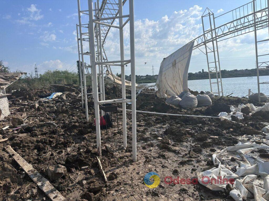 На Одещині внаслідок ракетної атаки РФ загинув 16-річний хлопець, ще семеро людей поранені В Одесской области в результате ракетной атаки РФ погиб 16-летний парень