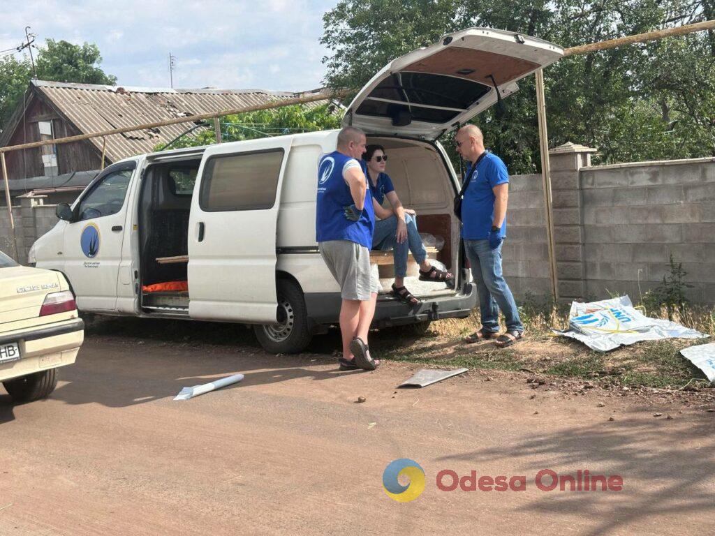 Через обстріл на Одещині пошкоджені будинки та автомобілі: свідчення очевидців та фото наслідків