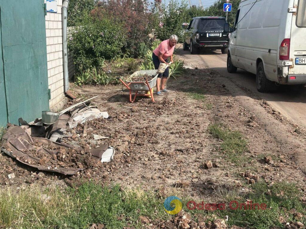 Через обстріл на Одещині пошкоджені будинки та автомобілі: свідчення очевидців та фото наслідків