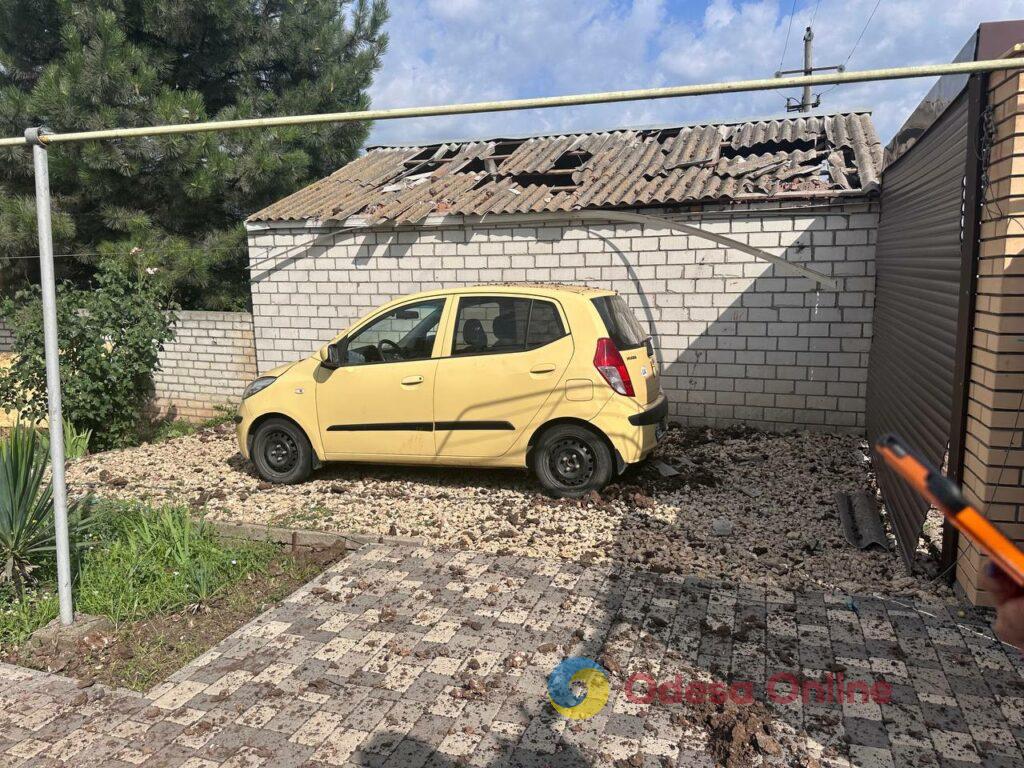 Через обстріл на Одещині пошкоджені будинки та автомобілі: свідчення очевидців та фото наслідків