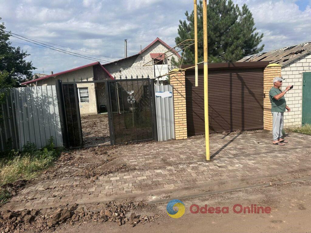 Через обстріл на Одещині пошкоджені будинки та автомобілі: свідчення очевидців та фото наслідків