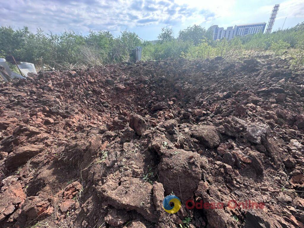 Через обстріл на Одещині пошкоджені будинки та автомобілі: свідчення очевидців та фото наслідків