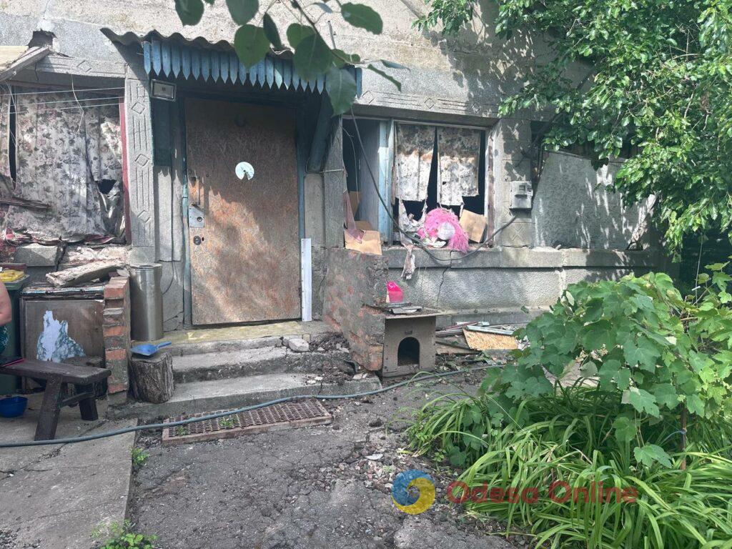 Через обстріл на Одещині пошкоджені будинки та автомобілі: свідчення очевидців та фото наслідків