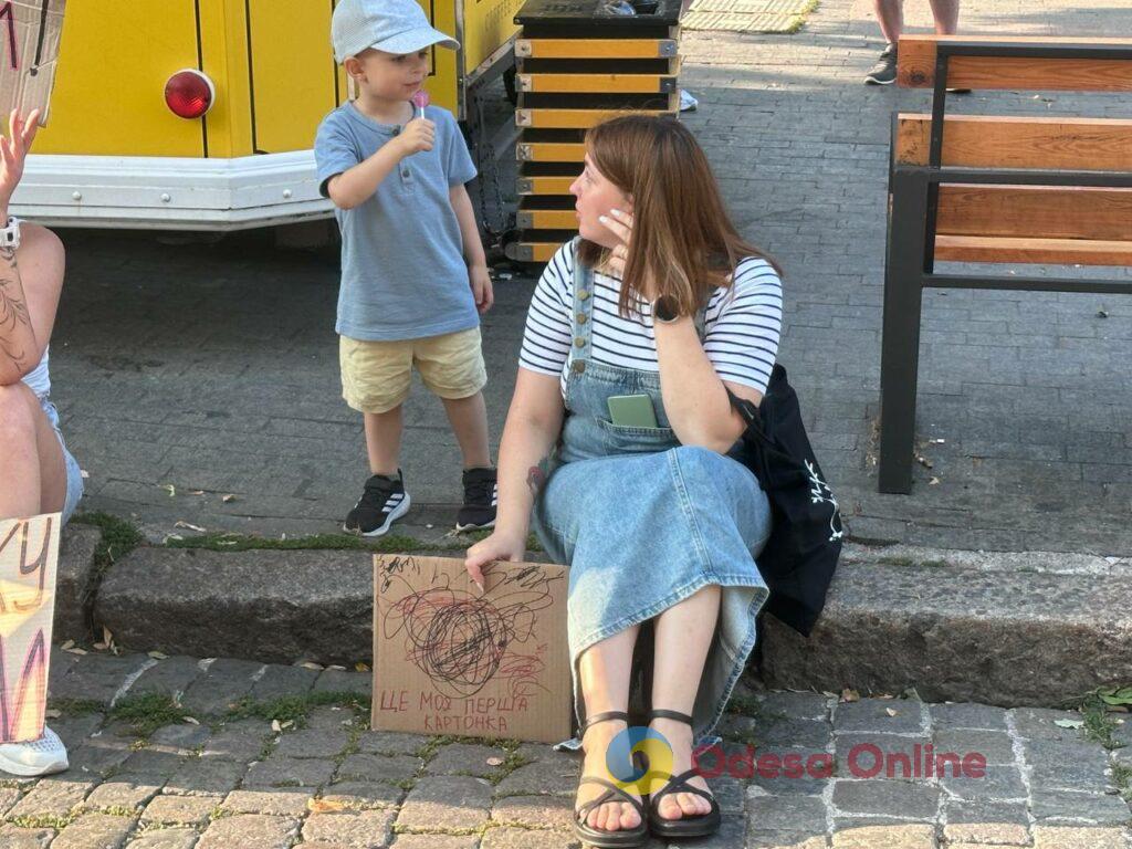 В Одесі четвертий день поспіль мітингують на підтримку Михайла Федорова: що відбувається В Одессе четвертый день подряд митингуют в поддержку Михаила Федорова: что происходит