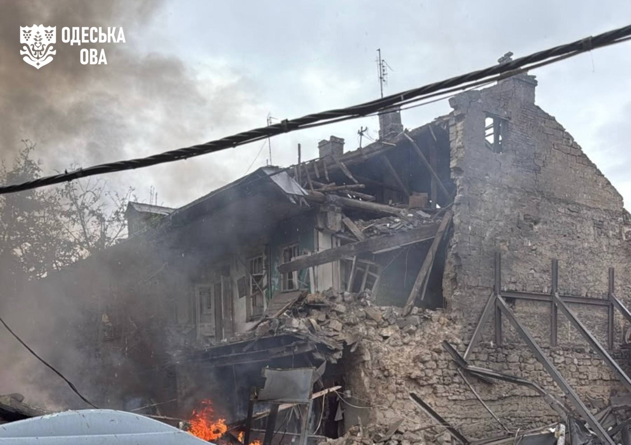 Чергова атака на Одесу: ворожий безпілотник влучив у житловий будинок, є постраждалі