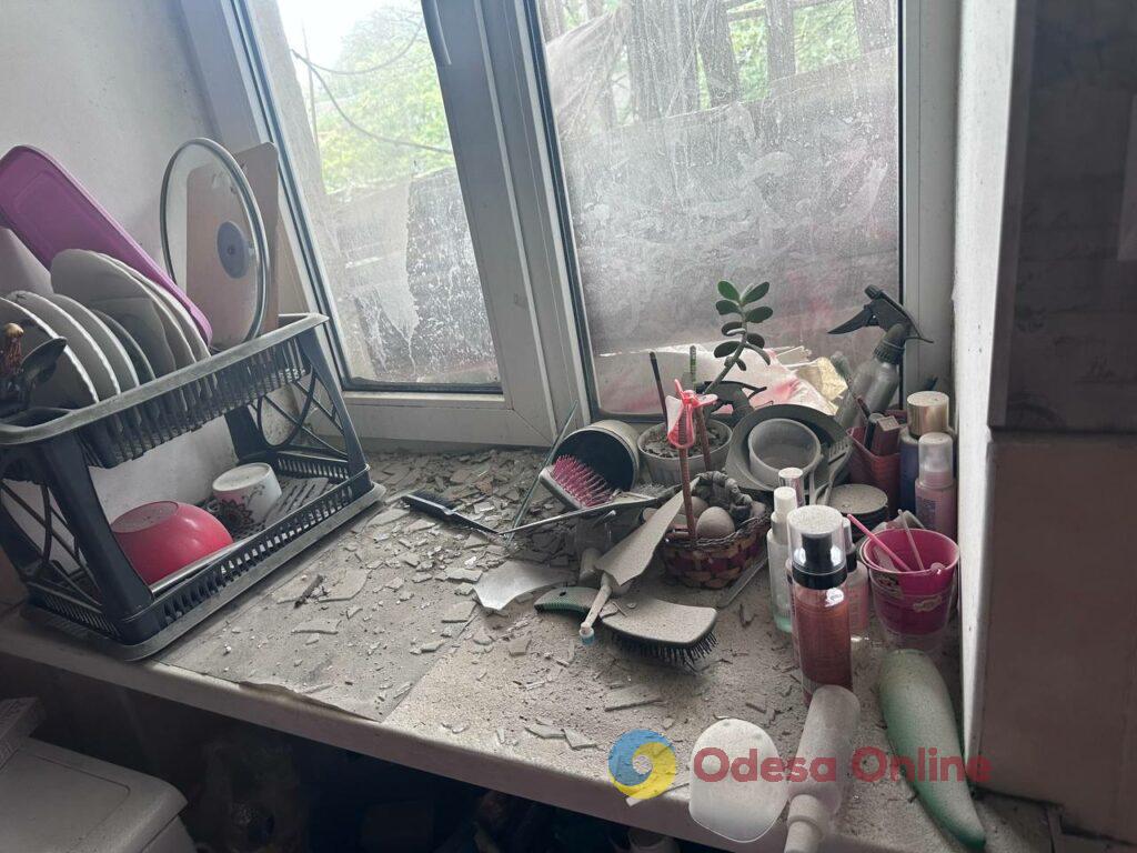 «Прилет» дрона в жилой дом в Одессе: фото разгромленных квартир и свидетельства очевидцев