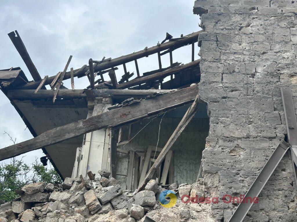 «Приліт» дрона у житловий будинок в Одесі: фото розгромлених квартир і свідчення очевидців «Прилет» дрона в жилой дом в Одессе: фото разгромленных квартир и свидетельства очевидцев