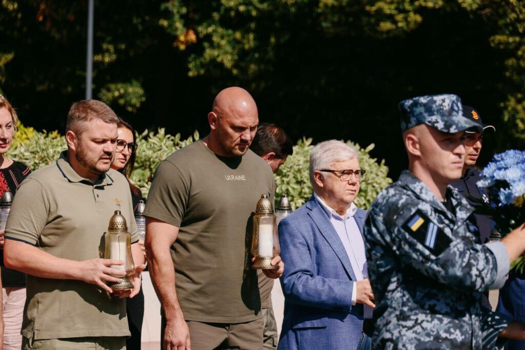 В Одесі вшанували пам’ять захисників та цивільних, які загинули в російському полоні В Одесі вшанували пам’ять захисників та цивільних, які загинули в російському полоні