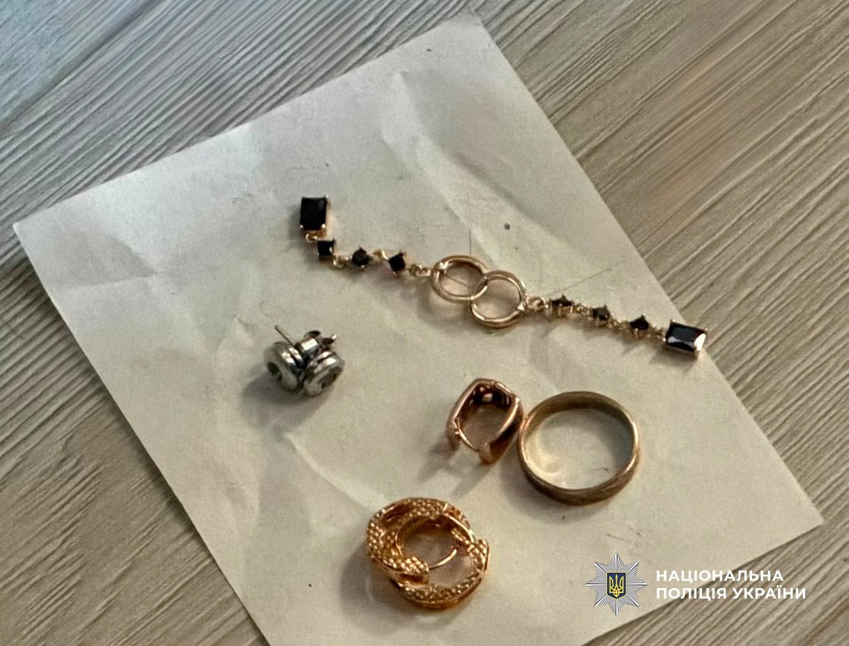 Выдавали себя за силовиков: в Одессе задержали мужчин, совершивших разбойное нападение на супружескую пару Выдавали себя за силовиков: в Одессе задержали мужчин, совершивших разбойное нападение на супружескую пару