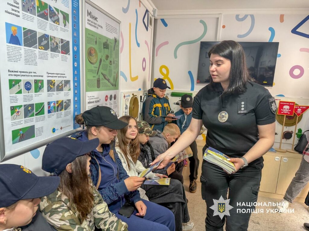 Зникнення дітей, небезпеки у соцмережах і те, що дорослі помічають надто пізно: з якими викликами сьогодні працює ювенальна поліція Зникнення дітей, небезпеки у соцмережах і те, що дорослі помічають надто пізно: з якими викликами сьогодні працює ювенальна поліція