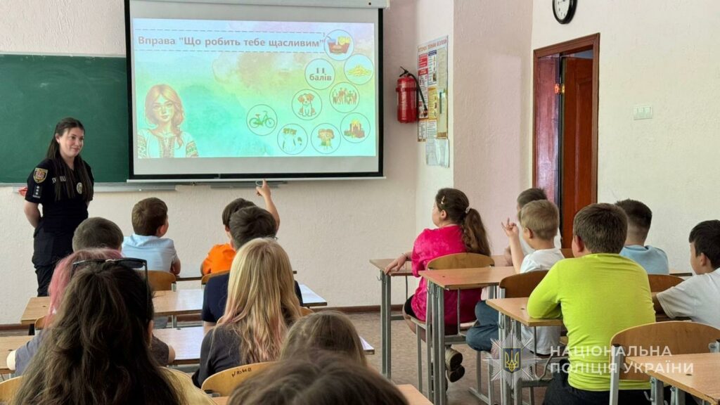 Зникнення дітей, небезпеки у соцмережах і те, що дорослі помічають надто пізно: з якими викликами сьогодні працює ювенальна поліція Зникнення дітей, небезпеки у соцмережах і те, що дорослі помічають надто пізно: з якими викликами сьогодні працює ювенальна поліція