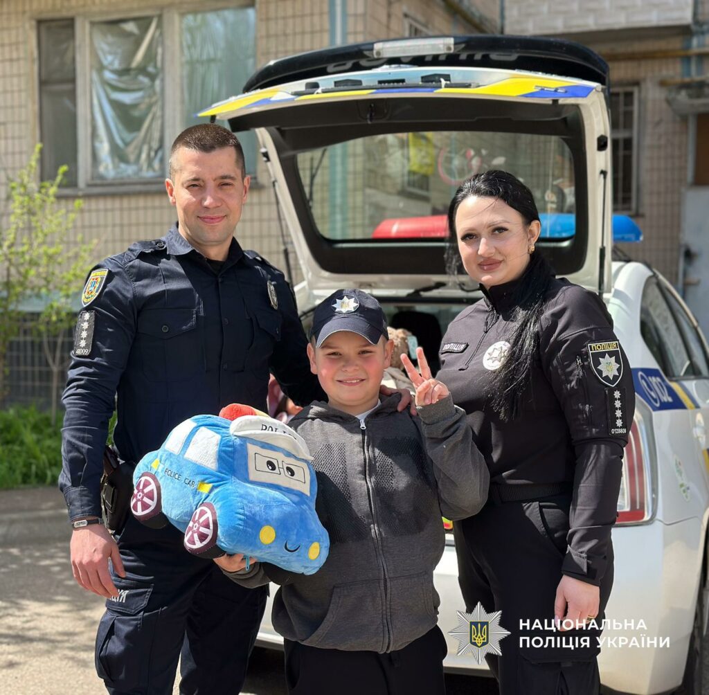 Зникнення дітей, небезпеки у соцмережах і те, що дорослі помічають надто пізно: з якими викликами сьогодні працює ювенальна поліція Зникнення дітей, небезпеки у соцмережах і те, що дорослі помічають надто пізно: з якими викликами сьогодні працює ювенальна поліція