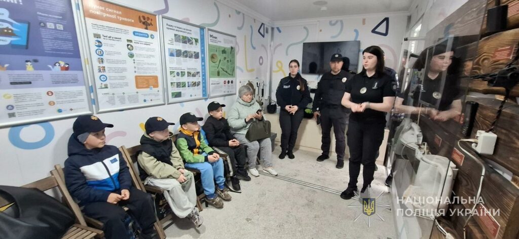 Зникнення дітей, небезпеки у соцмережах і те, що дорослі помічають надто пізно: з якими викликами сьогодні працює ювенальна поліція Зникнення дітей, небезпеки у соцмережах і те, що дорослі помічають надто пізно: з якими викликами сьогодні працює ювенальна поліція