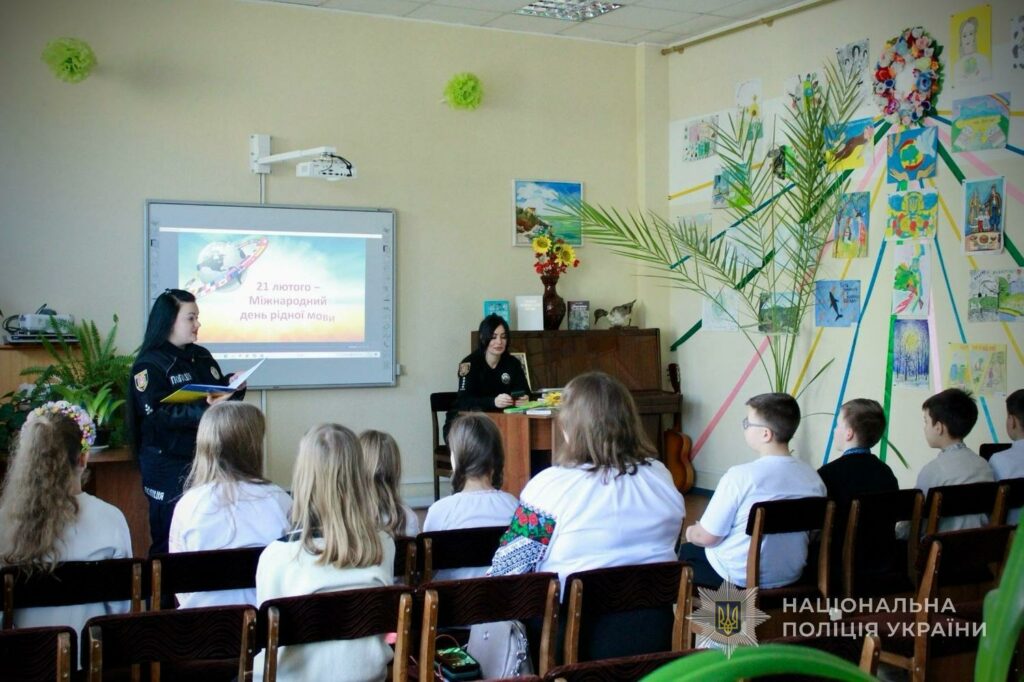 Зникнення дітей, небезпеки у соцмережах і те, що дорослі помічають надто пізно: з якими викликами сьогодні працює ювенальна поліція Зникнення дітей, небезпеки у соцмережах і те, що дорослі помічають надто пізно: з якими викликами сьогодні працює ювенальна поліція