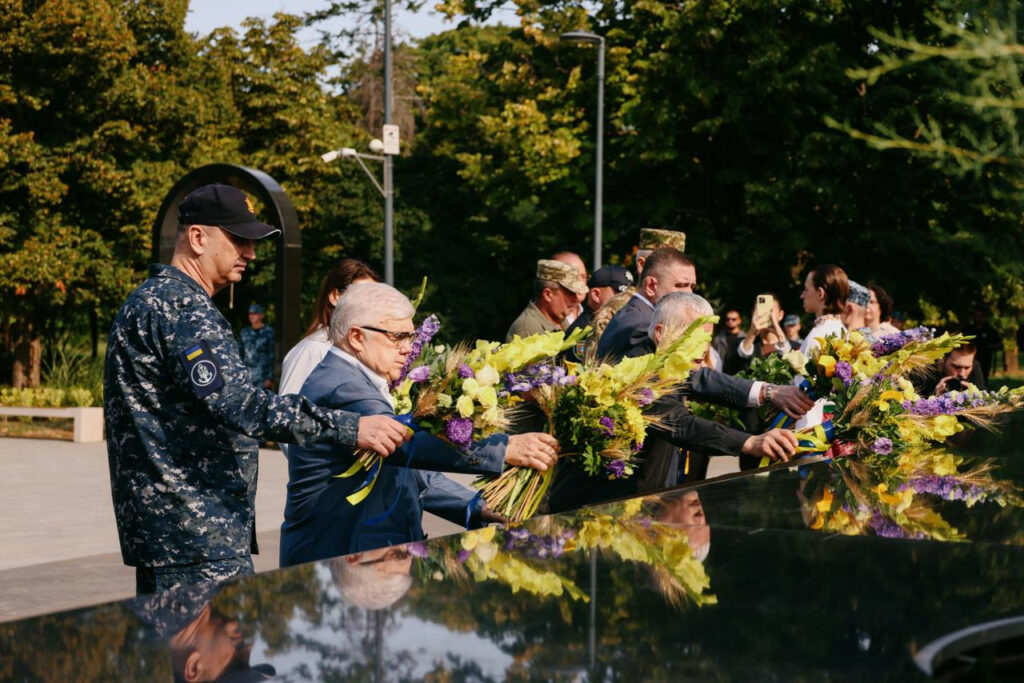 35-та річниця незалежності України: в Одесі вшанували пам’ять полеглих Героїв