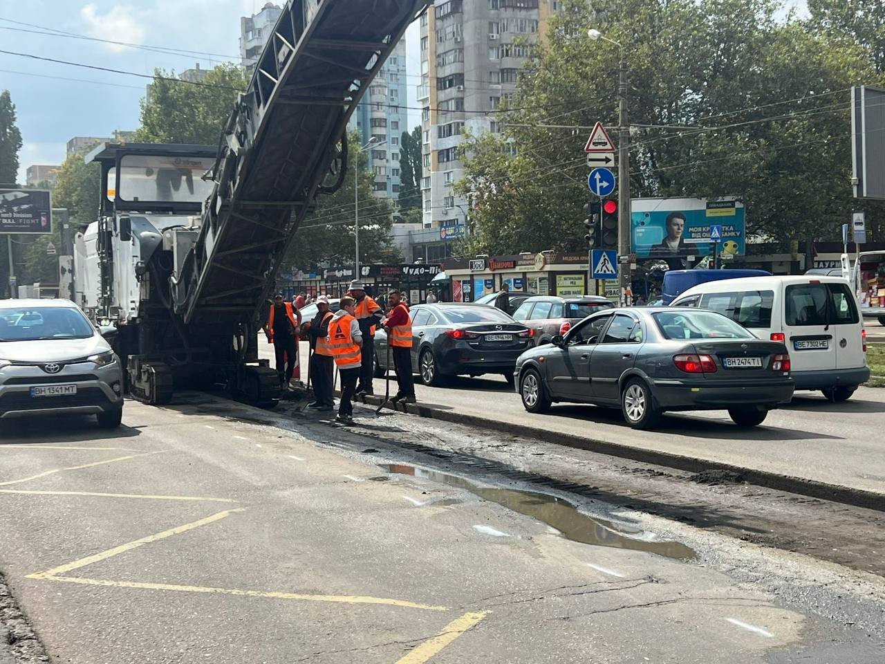 В Одессе на проспекте Князя Владимира Великого ремонтируют дорогу