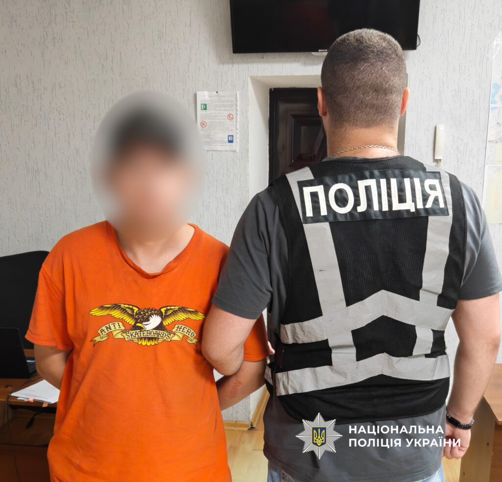 Розповсюджував дитячу порнографію: 22-річного жителя Чорноморська відправили під варту Розповсюджував дитячу порнографію: 22-річного жителя Чорноморська відправили під варту