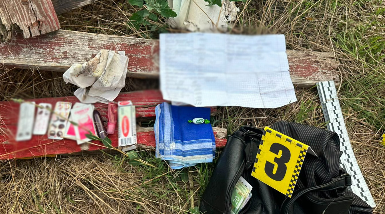 В Одессе мужчина ударил прохожую и отобрал у нее сумку В Одессе мужчина ударил прохожую и отобрал у нее сумку
