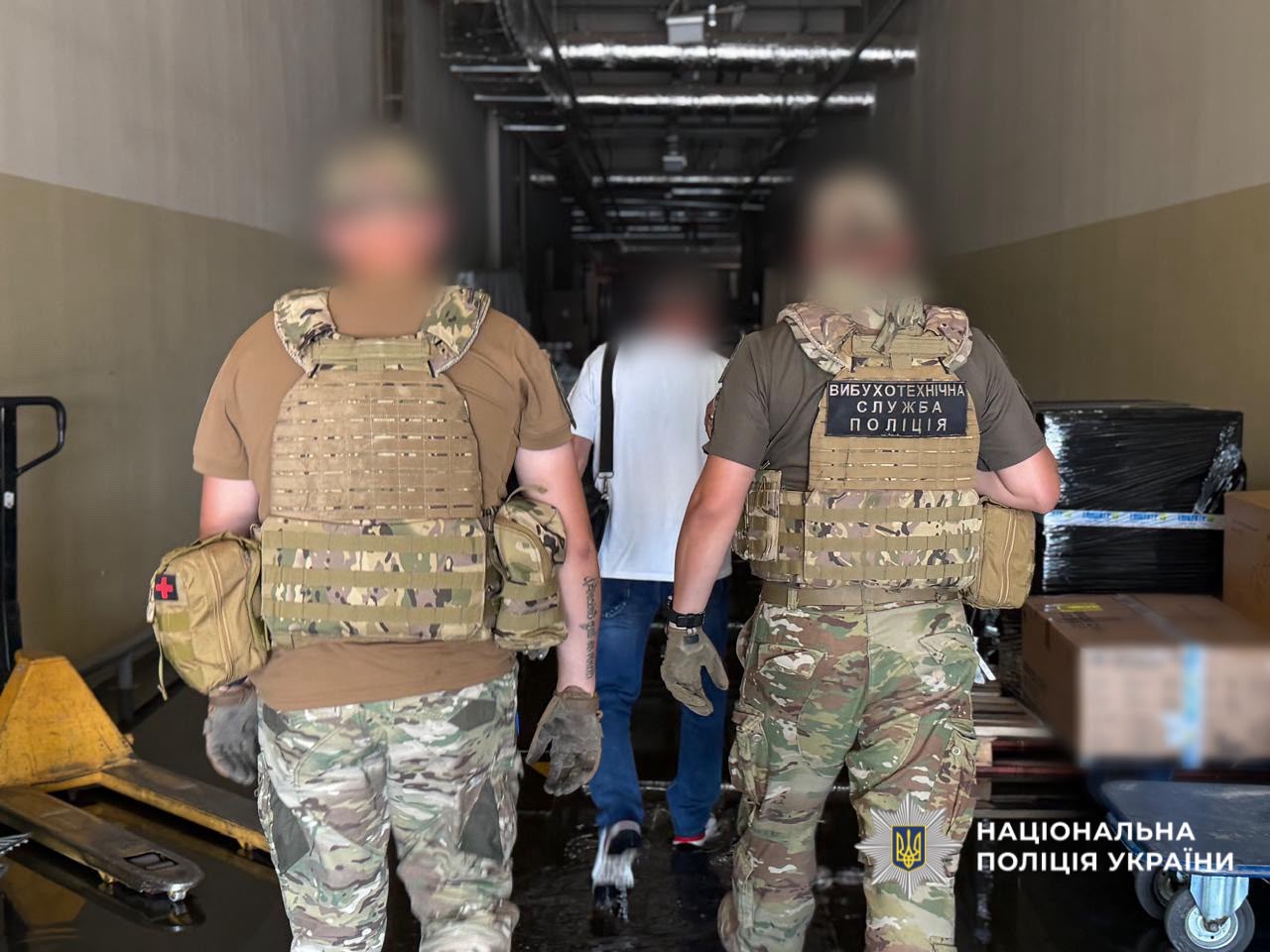 РФ атакувала поштове відділення у ТЦ під Одесою – є постраждалі (оновлено) РФ атакувала поштове відділення у ТЦ під Одесою – є постраждалі (оновлено)