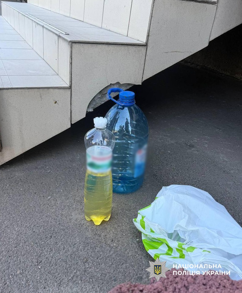 В Одесі затримали хлопця та дівчину за серійний підпал елітних авто В Одессе задержали парня и девушку за серийный поджог элитных авто