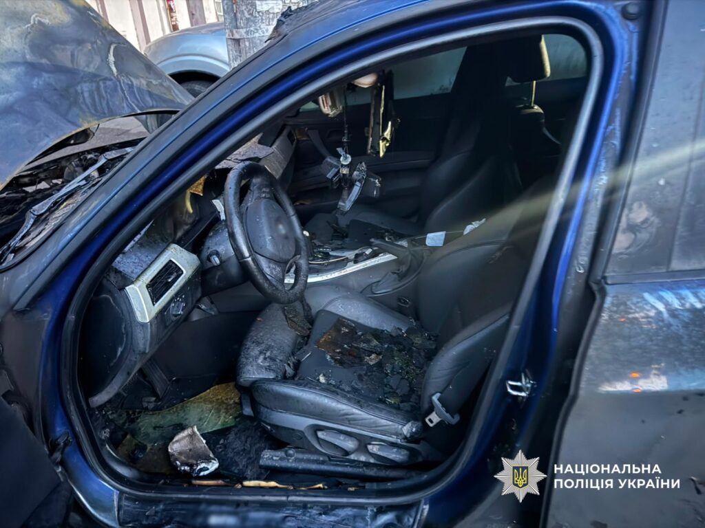 В Одесі затримали хлопця та дівчину за серійний підпал елітних авто В Одессе задержали парня и девушку за серийный поджог элитных авто