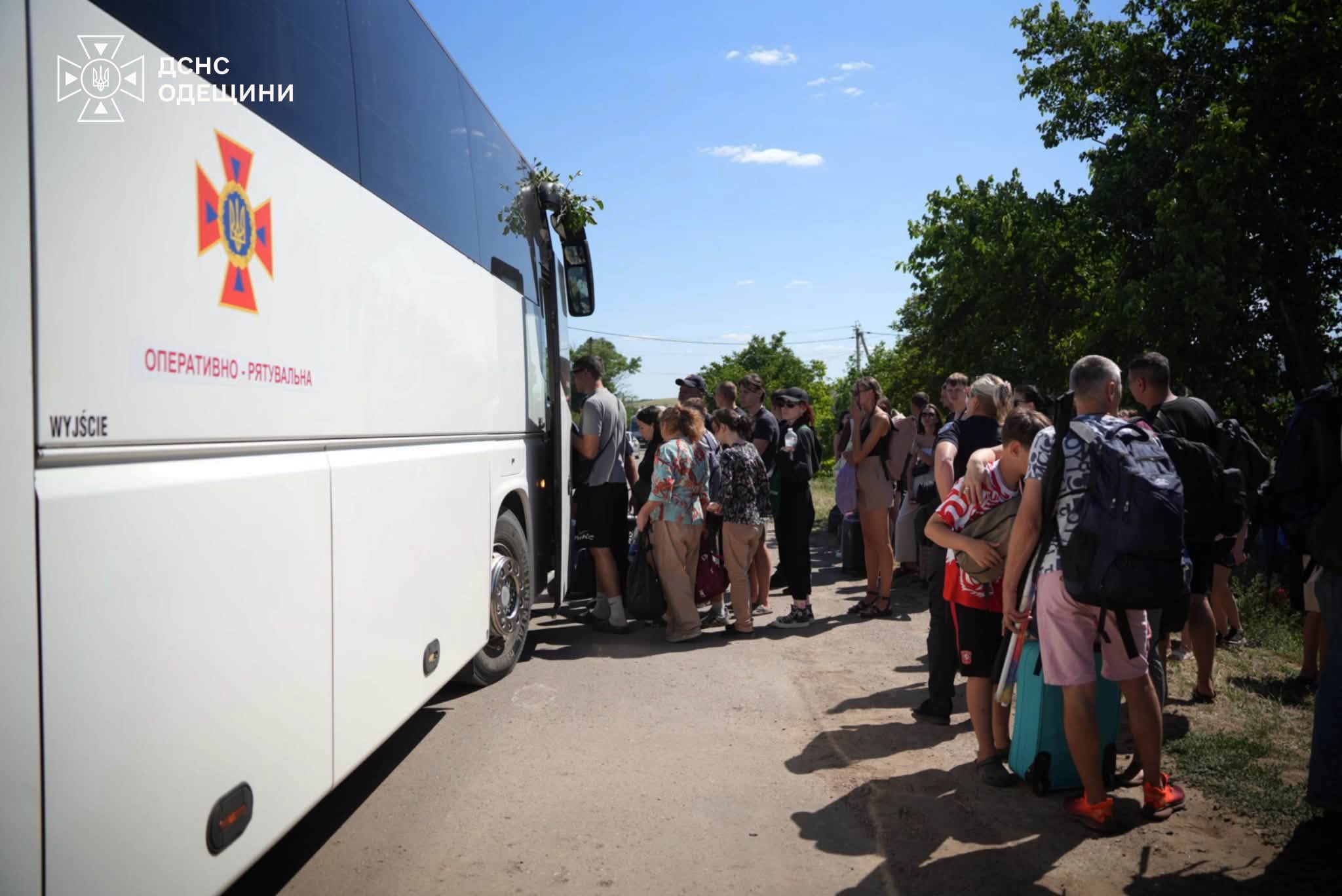 РФ атакувала другий за день пасажирський потяг на Одещині: постраждала дитина, евакуювали 525 людей