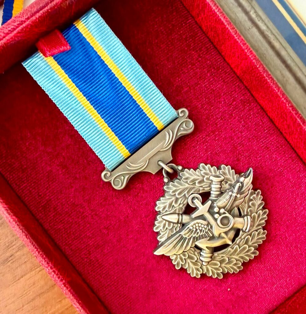 В Одесі родині загиблого прикордонника Андрія Будіша вручили державну нагороду В Одесі родині загиблого прикордонника Андрія Будіша вручили державну нагороду