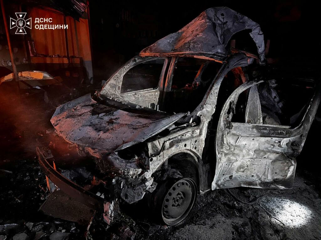 Палали їдальня та котельня: наслідки влучання по взуттєвій фабриці під Одесою Палали їдальня та котельня: наслідки влучання по взуттєвій фабриці під Одесою