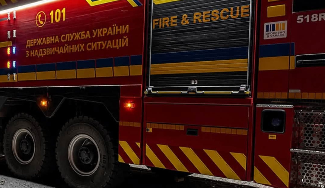 У Чорноморську рятувальники зняли дитину з підвіконня дев’ятиповерхівки