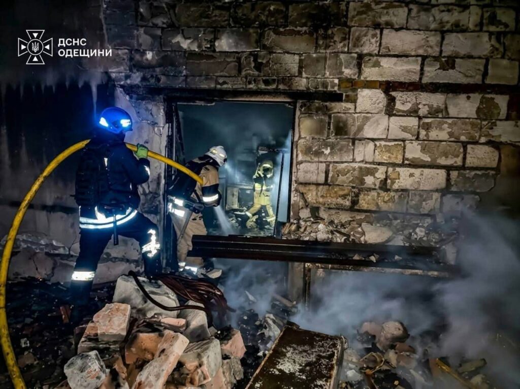 Палали інфраструктурні об’єкти та дачні будинки: наслідки масованого обстрілу Одещини