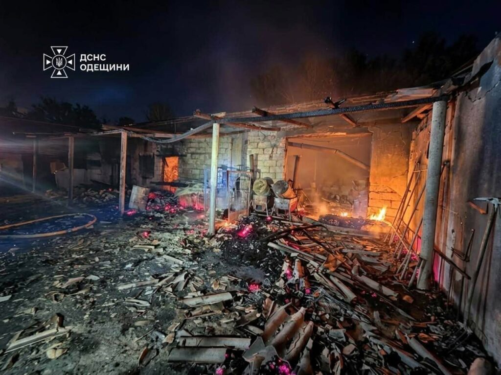 Палали інфраструктурні об’єкти та дачні будинки: наслідки масованого обстрілу Одещини