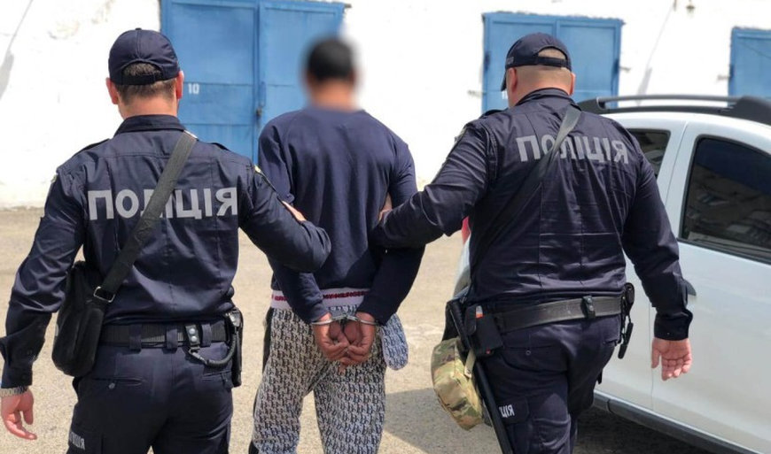 На берегу Днестровского лимана мужчина избил пару и ограбил женщину На берегу Днестровского лимана мужчина избил пару и ограбил женщину