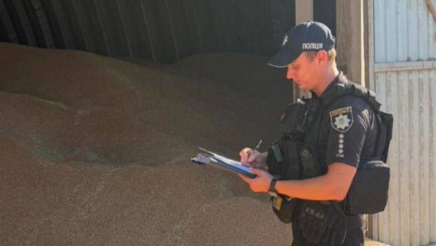 В Ізмаїлі чоловіка засипало зерном на підприємстві: він загинув В Ізмаїлі чоловіка засипало зерном на підприємстві: він загинув