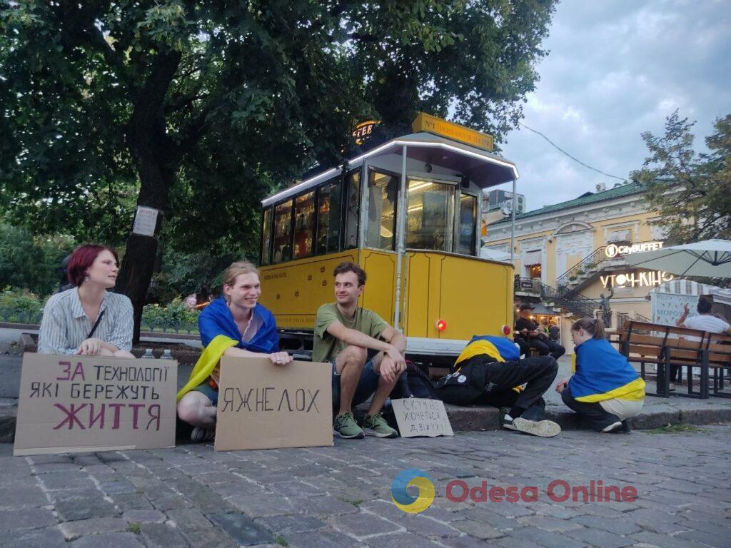 В Одессе 22-й день подряд продолжаются протесты за возвращение Федорова в Минобороны