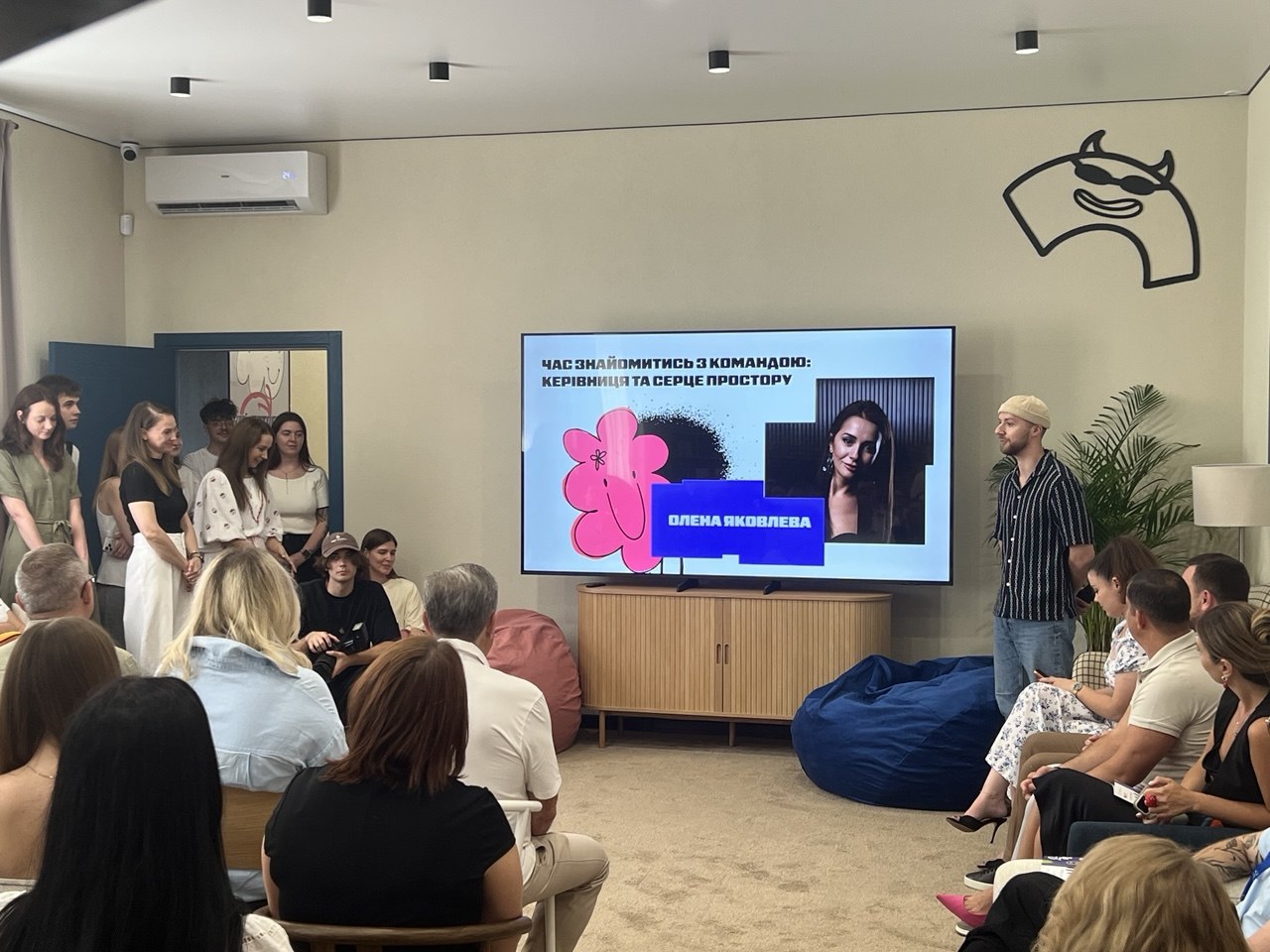Місце для спілкування, підтримки і пошуку себе: в Одесі відкрили простір «12–21» (фото) Місце для спілкування, підтримки і пошуку себе: в Одесі відкрили простір «12–21» (фото)