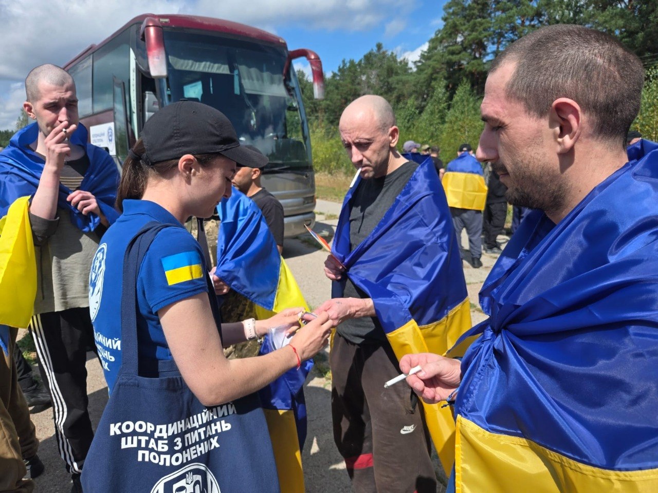 З російського полону повернули 103 українських захисників