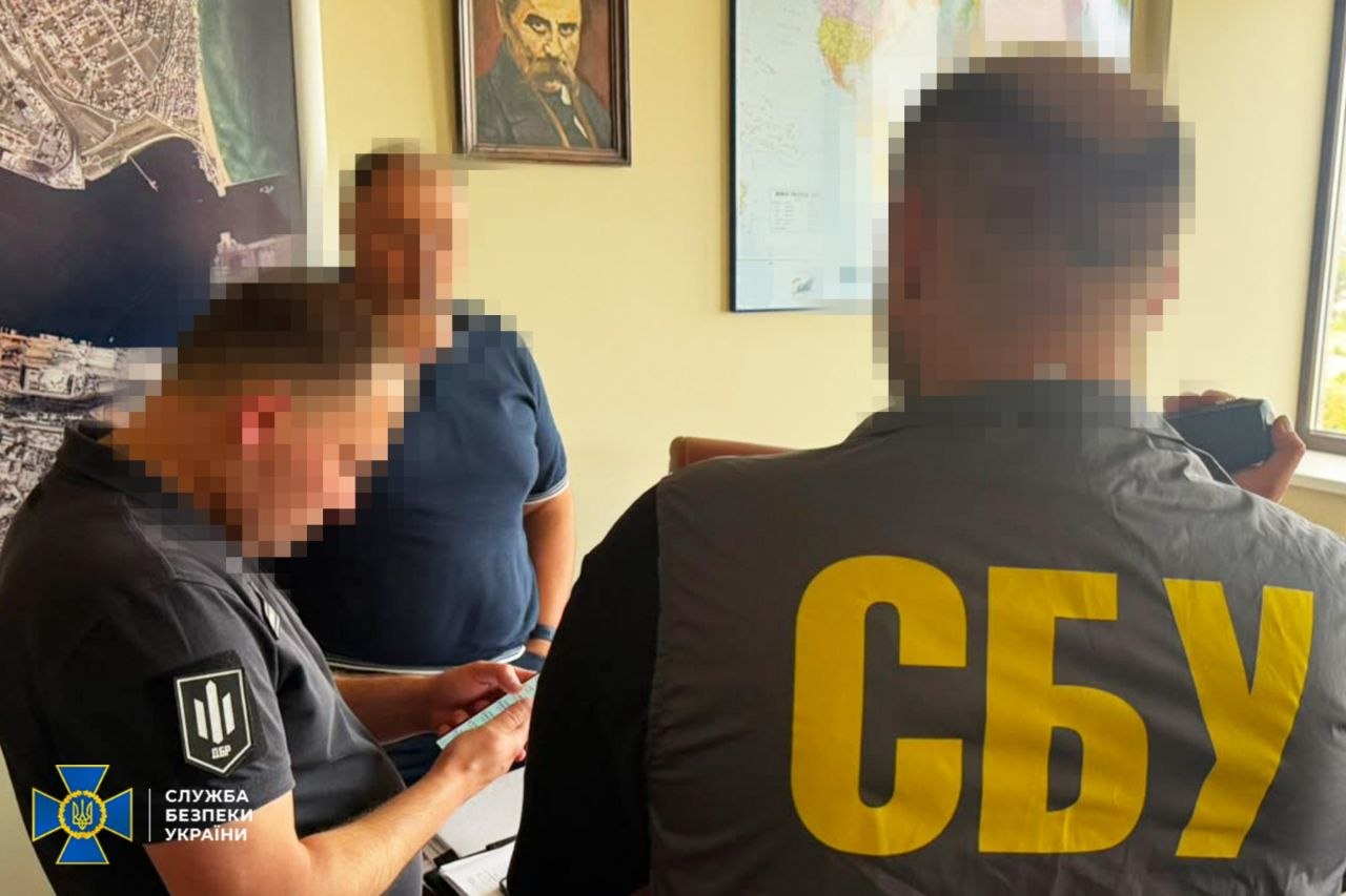 СБУ та ДБР викрили схему хабарництва під час реконструкції порту під Одесою СБУ та ДБР викрили схему хабарництва під час реконструкції порту під Одесою