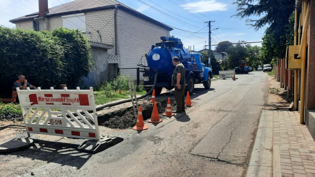 У Київському районі Одеси ліквідували витік каналізації: пошкоджену трубу замінили У Київському районі Одеси ліквідували витік каналізації: пошкоджену трубу замінили