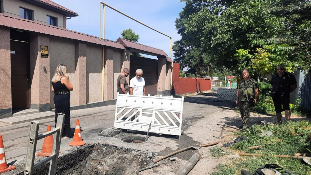 У Київському районі Одеси ліквідували витік каналізації: пошкоджену трубу замінили У Київському районі Одеси ліквідували витік каналізації: пошкоджену трубу замінили