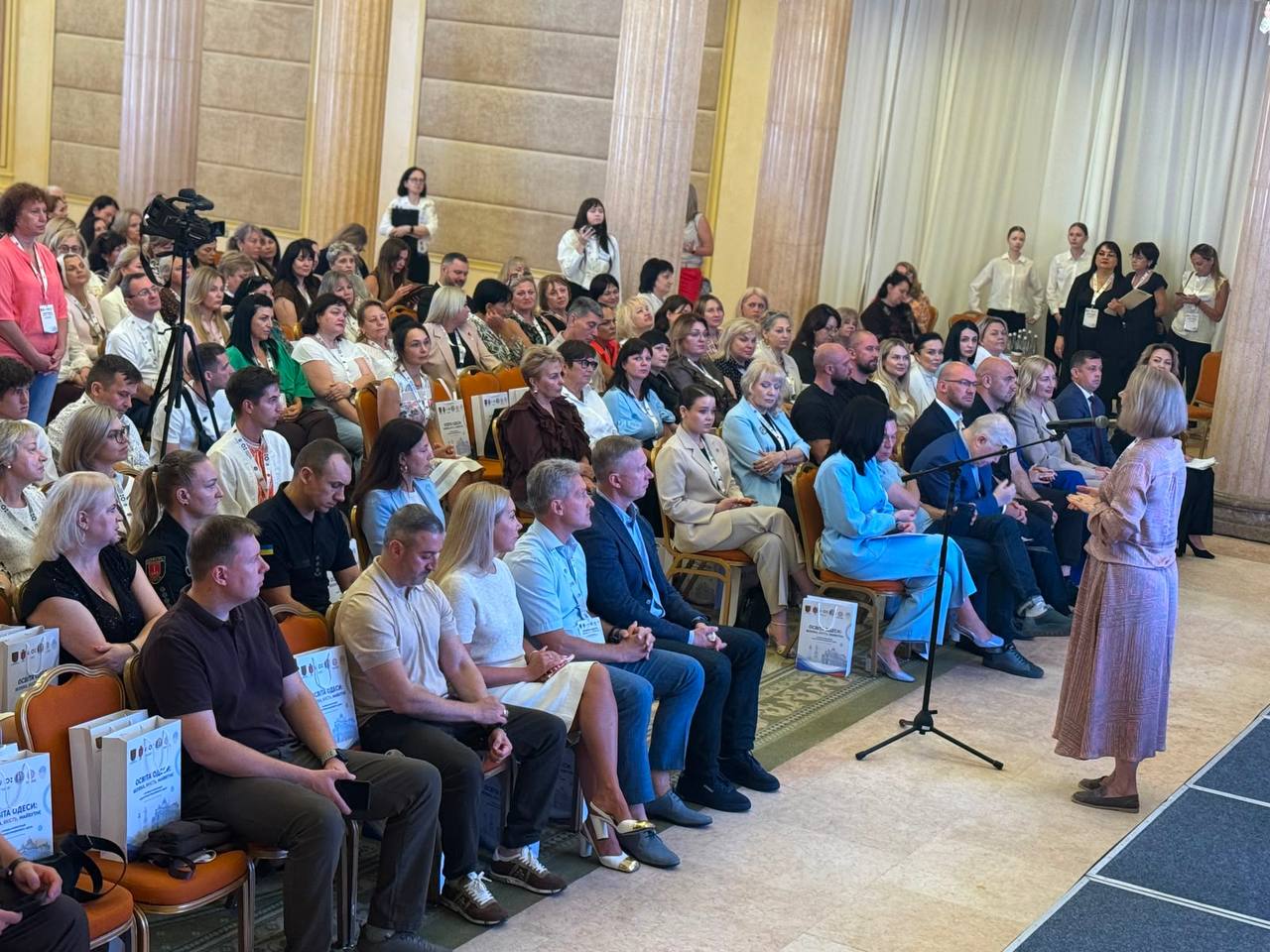 В Одесі на конференції «Освіта Одеси: безпека, якість, майбутнє» визначали пріоритети нового навчального року В Одесі на конференції «Освіта Одеси: безпека, якість, майбутнє» визначали пріоритети нового навчального року