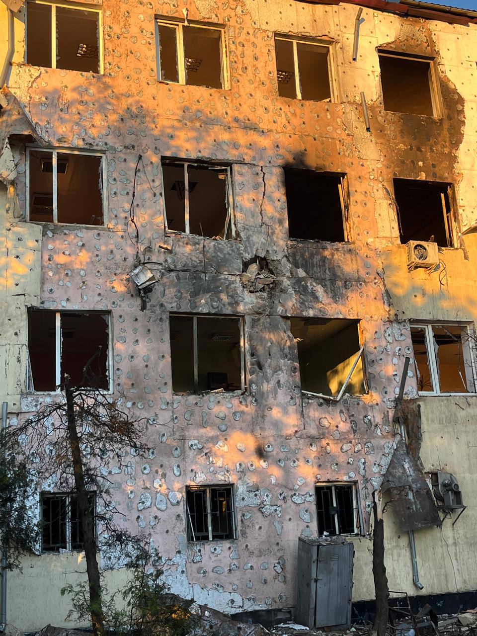 Одесская область всю ночь была под российскими обстрелами: пострадал человек, больше всего поврежден вокзал в Раздельной Одесская область всю ночь была под российскими обстрелами: пострадал человек, больше всего поврежден вокзал в Раздельной