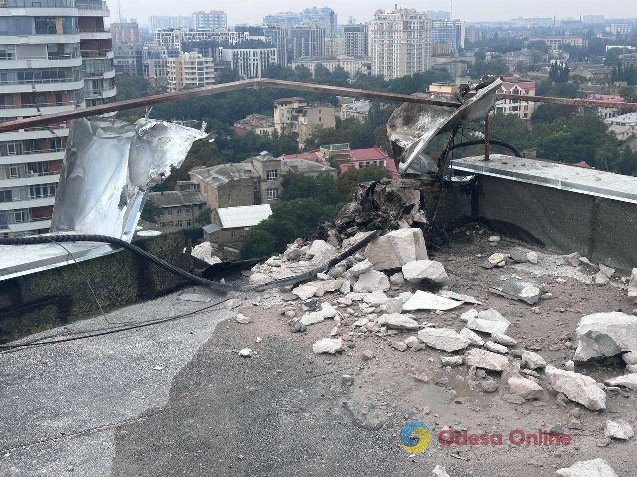 «Прилет» дрона в многоэтажку в Одессе: фото квартиры и свидетельства очевидцев «Прилет» дрона в многоэтажку в Одессе: фото квартиры и свидетельства очевидцев