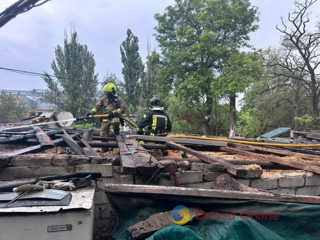 Ранкова атака на Одесу: пошкоджені будинки, є троє поранених (фото, відео)