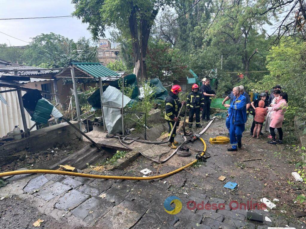 Ранкова атака на Одесу: пошкоджені будинки, є троє поранених (фото, відео)